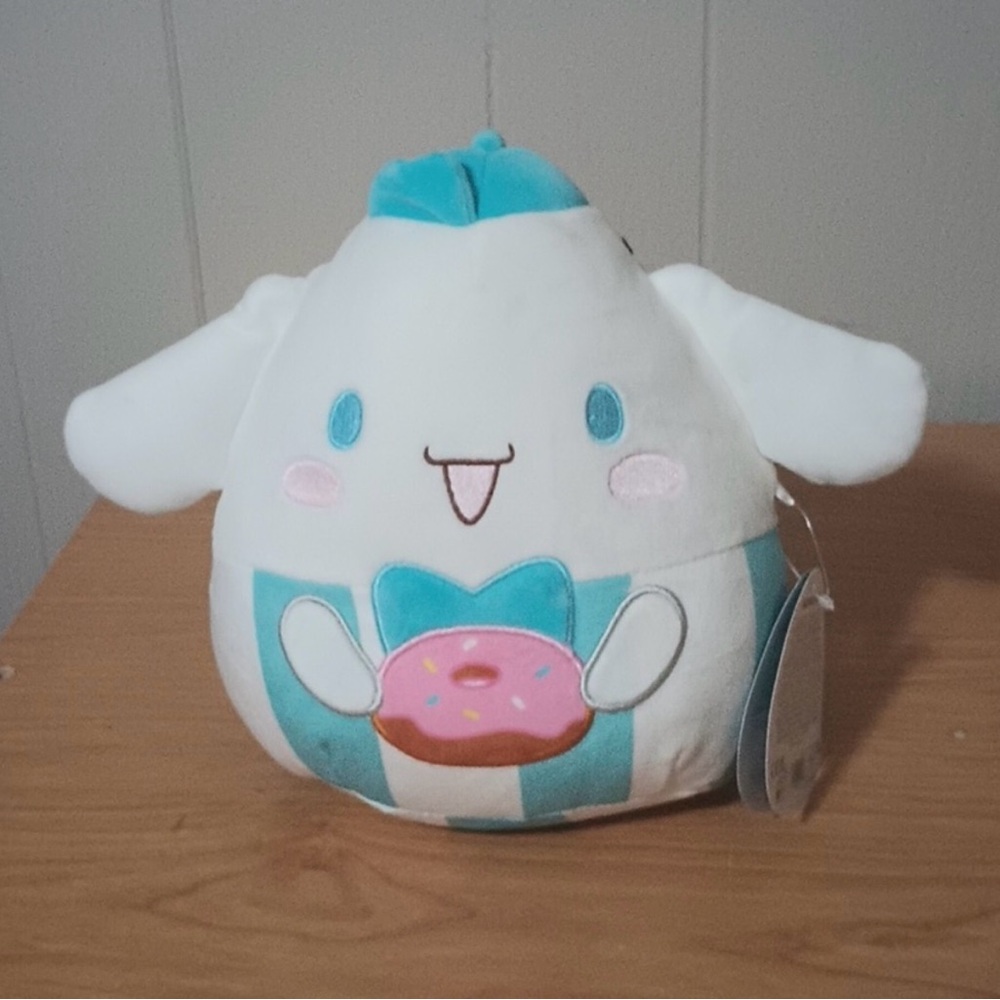 Squishmallows Cinnamoroll NWT